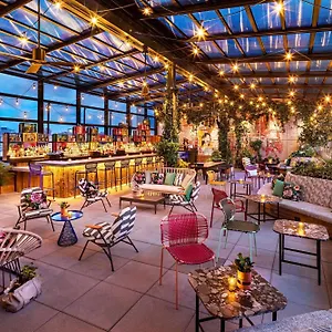 **** מלון Moxy Nyc East Village ארצות הברית